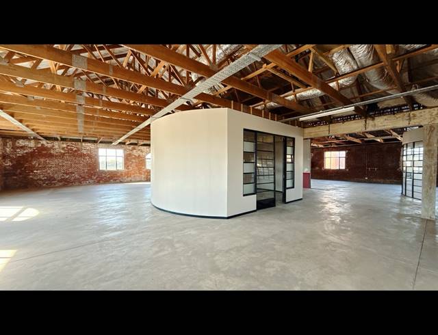 754M² OFFICE TO LET IN POINT WATERFRONT